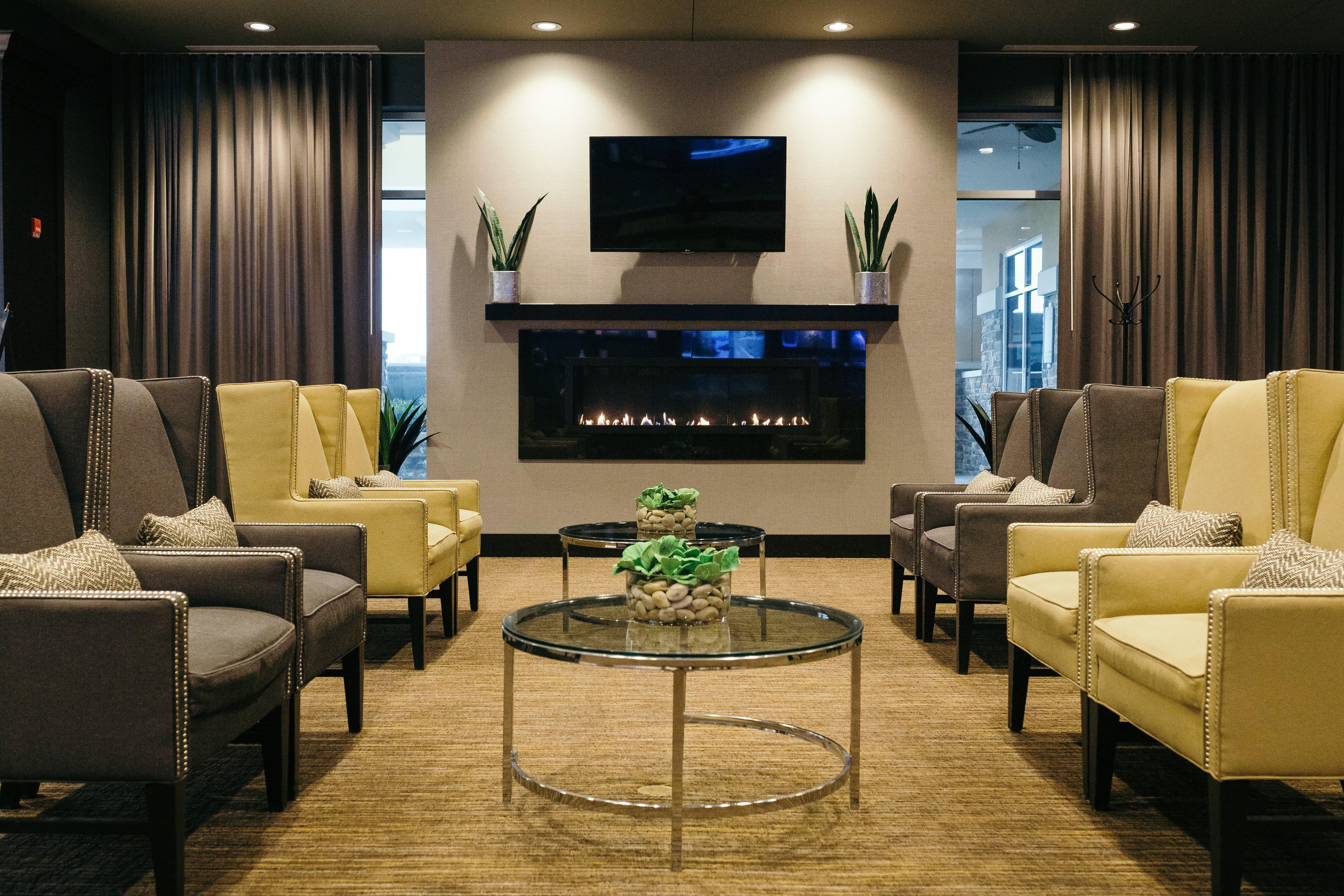 Holiday Inn And Suites East Peoria By Ihg מראה חיצוני תמונה