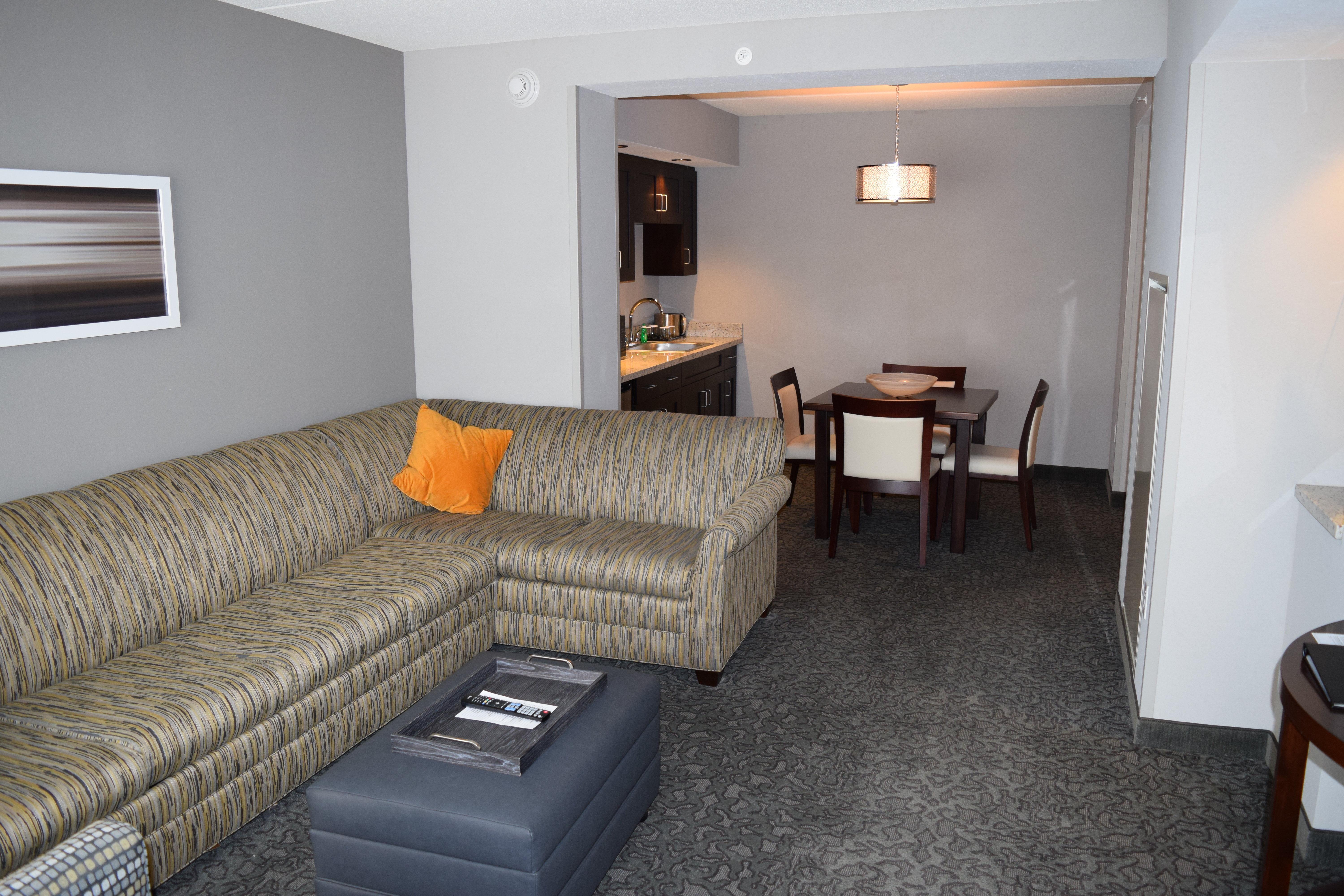 Holiday Inn And Suites East Peoria By Ihg מראה חיצוני תמונה