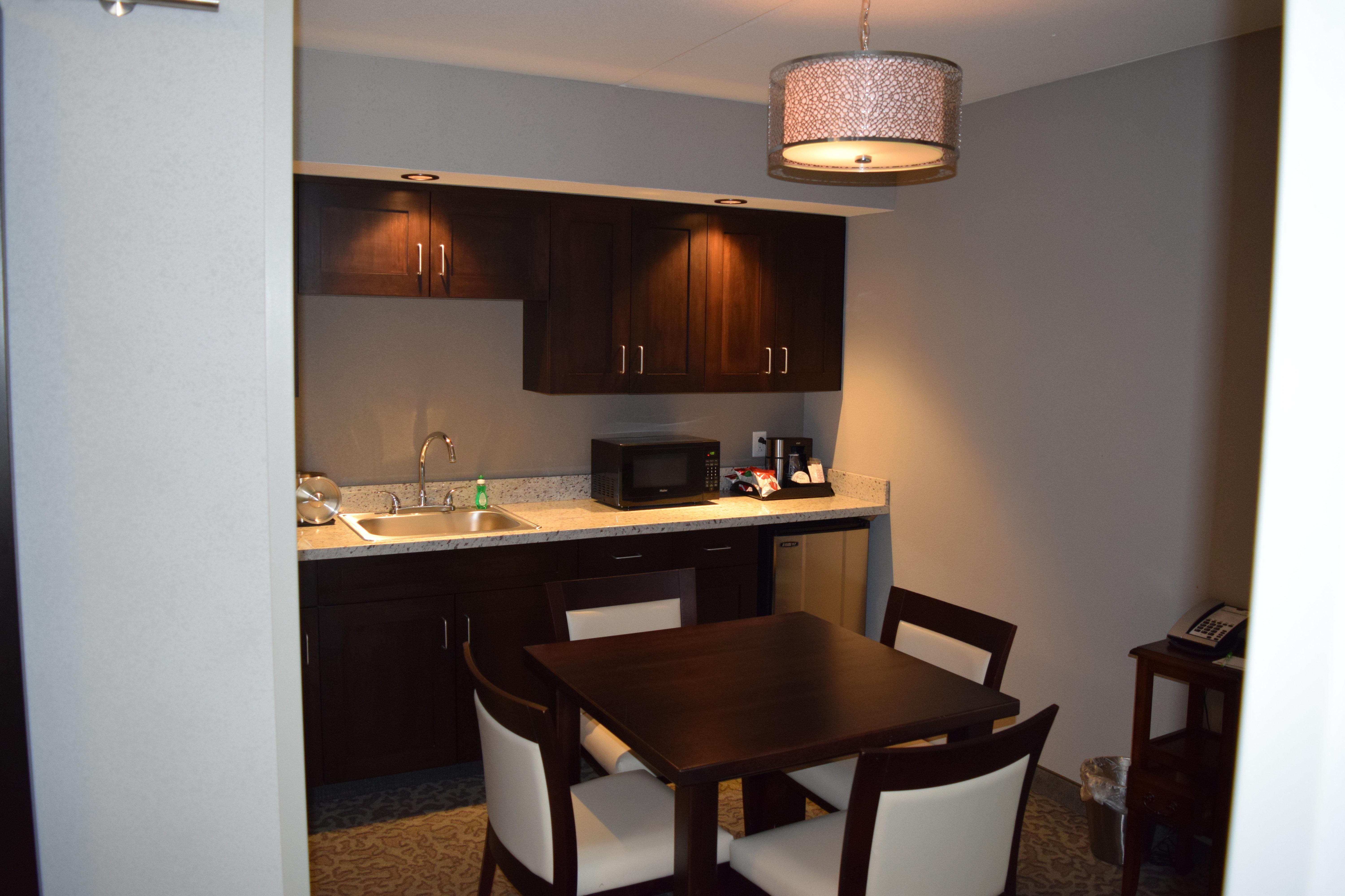 Holiday Inn And Suites East Peoria By Ihg מראה חיצוני תמונה