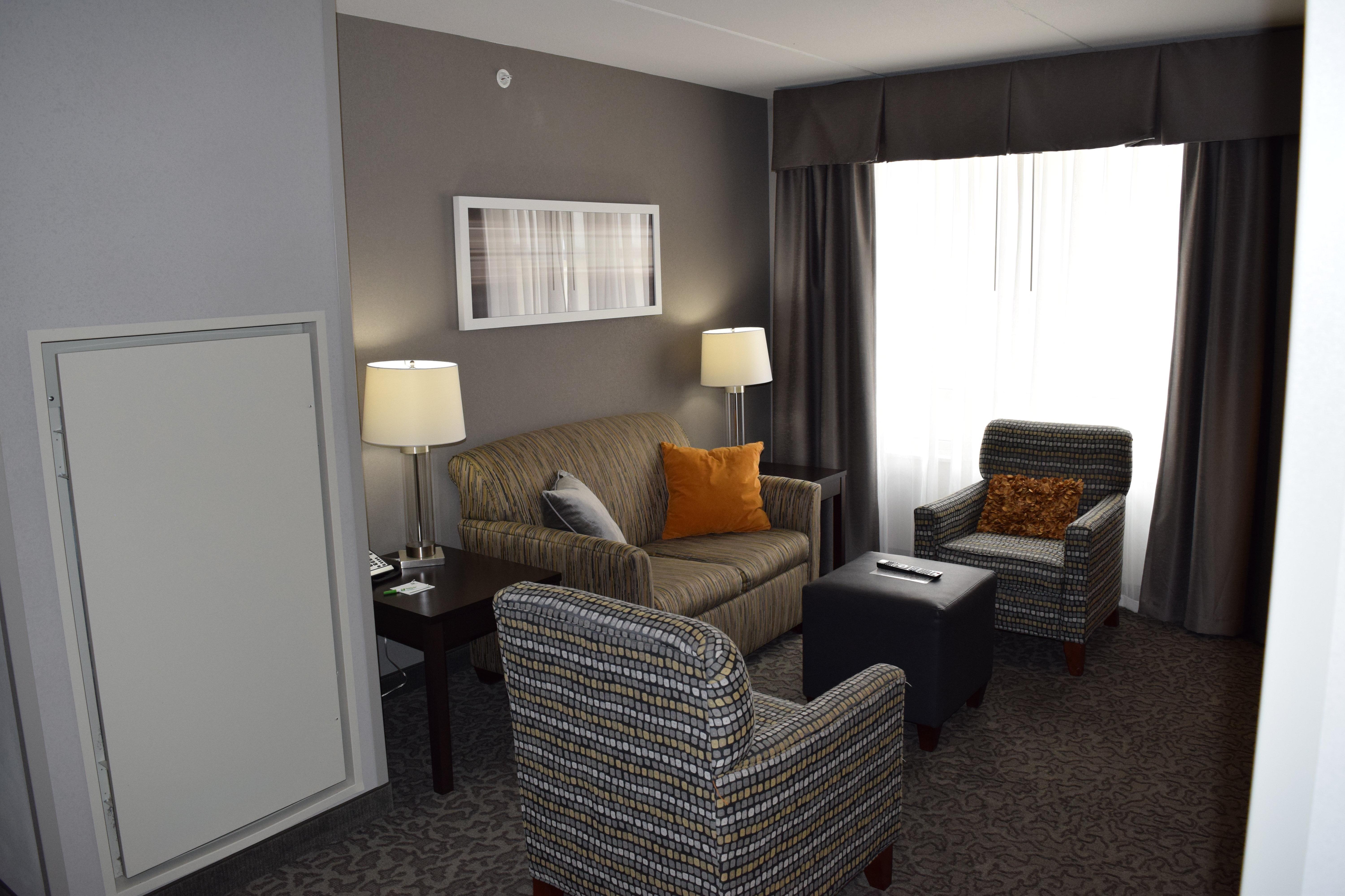 Holiday Inn And Suites East Peoria By Ihg מראה חיצוני תמונה