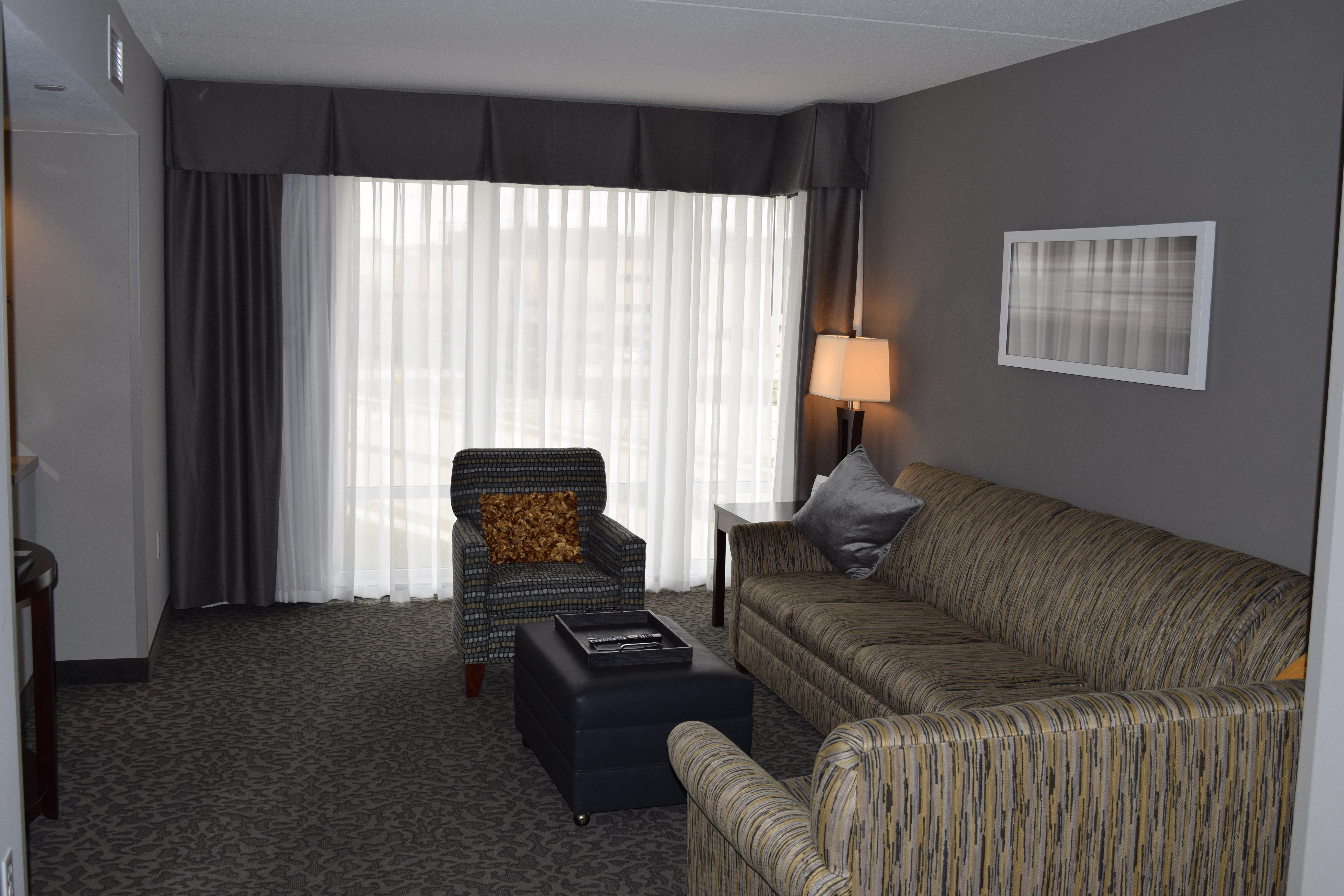 Holiday Inn And Suites East Peoria, An Ihg Hotel מראה חיצוני תמונה